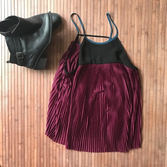 UO • Cooperative Tank Top - Picture 1 of 3